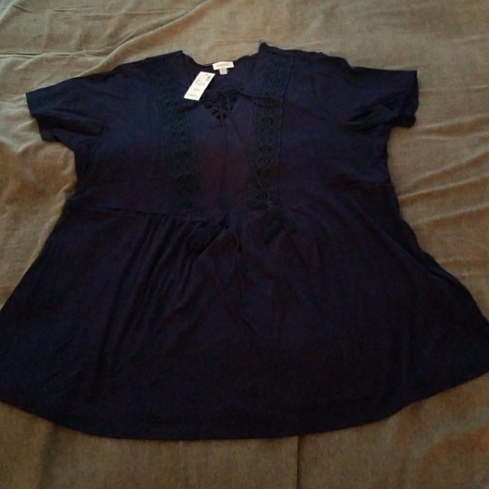 Avenue flowy navy top size 30/32